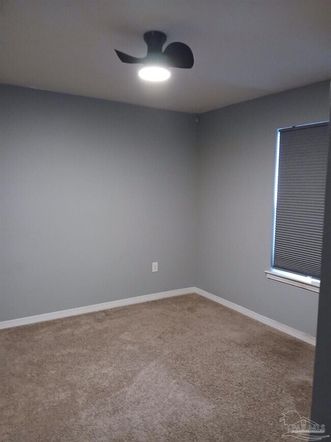 Foto del edificio - 5849 Fairlands Rd