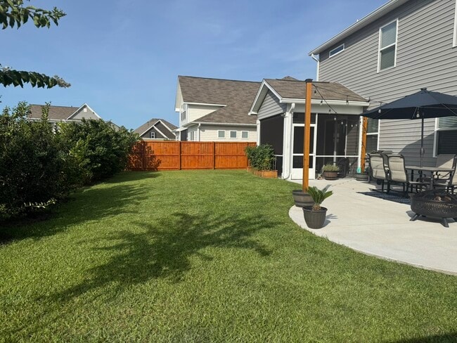 Building Photo - 135 Airy Dr