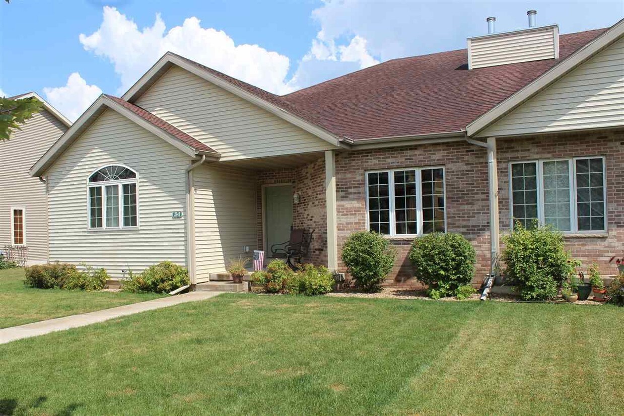 2648 Dungarvan Rd, Fitchburg, WI 53711 Townhome Rentals in Fitchburg