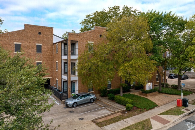 31st Street Condominiums