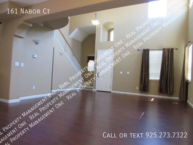 Foto del edificio - Gorgeous 4 Bed, 3.5 Bath in Perfect Tracy ...