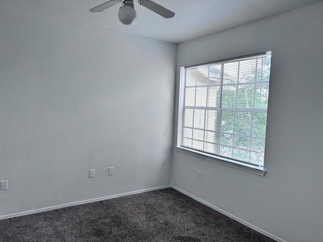 Building Photo - 2 Bed/1 Bath Apartment within Madison at M...