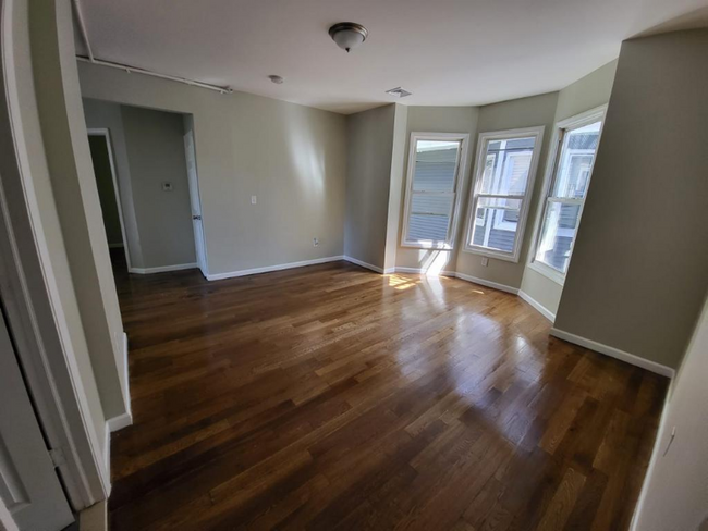 Building Photo - 109 N Maple Ave