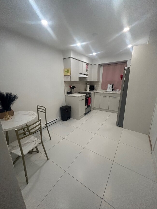 Photo du bâtiment - 3010 Rue Goyer