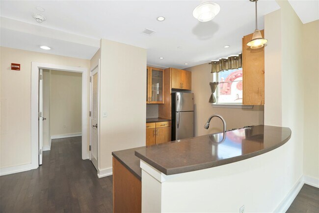Building Photo - 3312 Hudson Ave