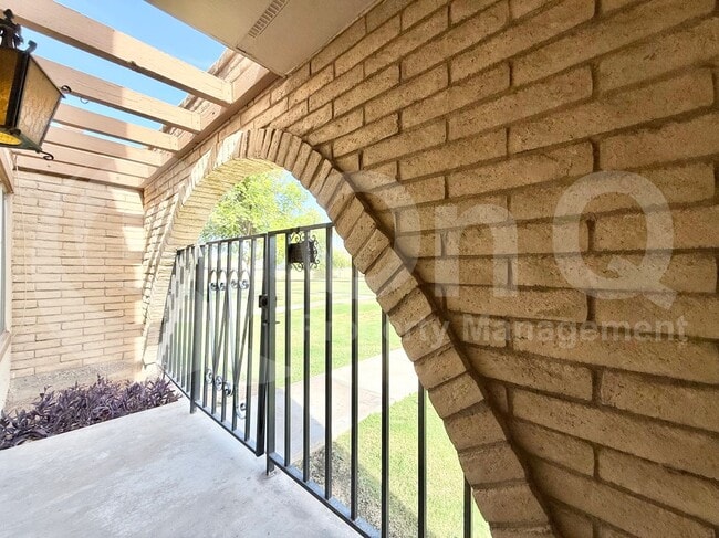 Foto del edificio - 2113 E Dunbar Dr