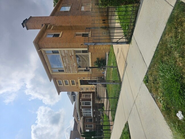Foto del edificio - 7920 S Winchester Ave