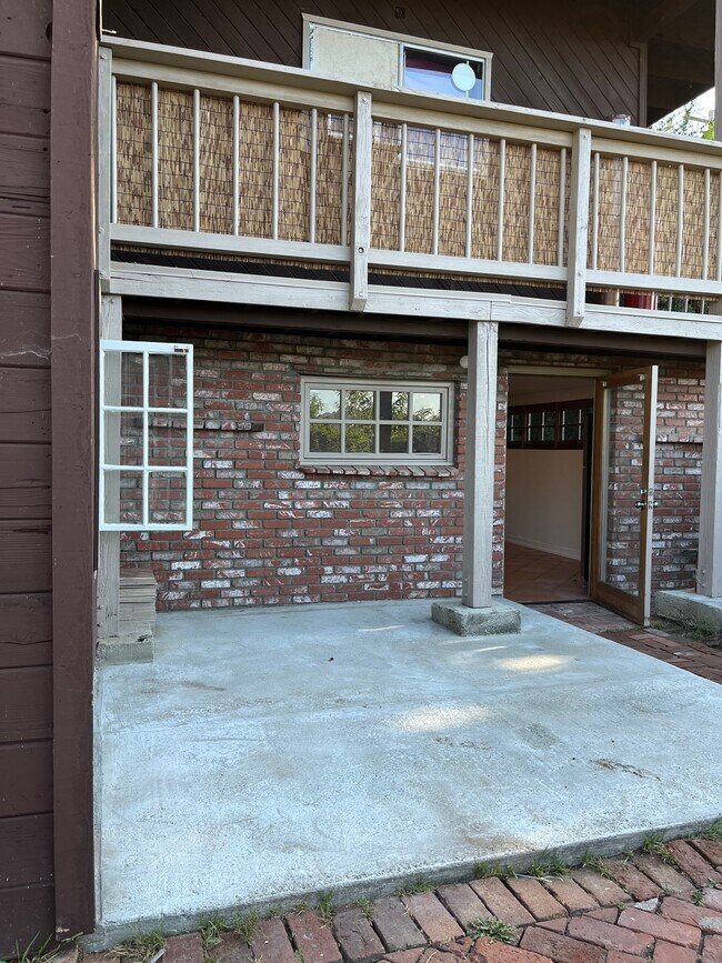 Foto del edificio - 1124 Rosario Dr