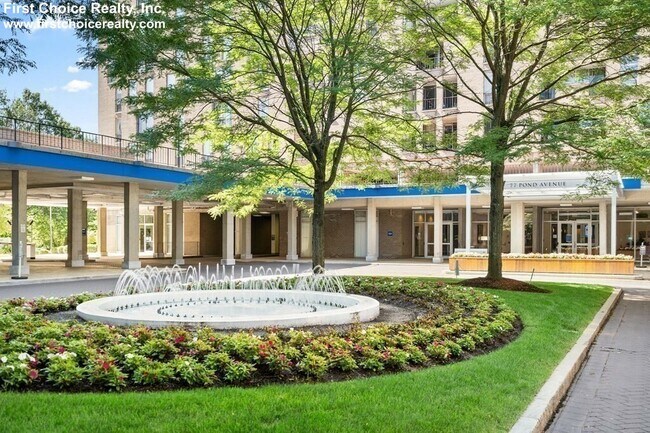 Foto del edificio - 77 Pond Ave