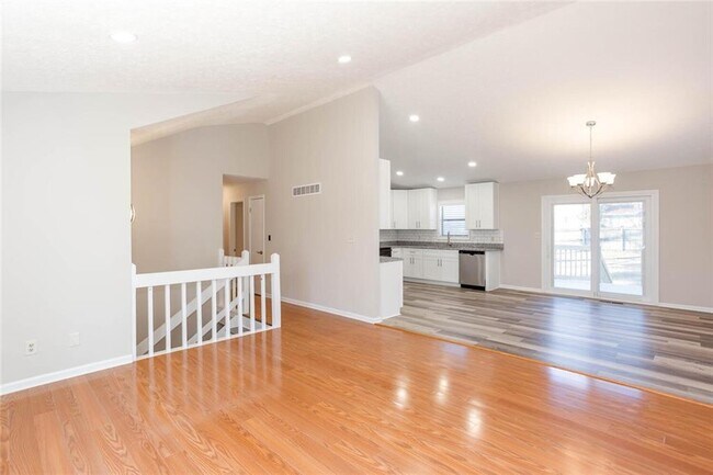 Foto del edificio - 4049 Leicester Dr NE