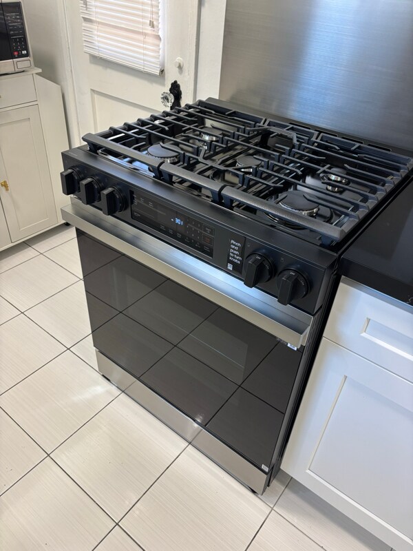 Foto del edificio - 458 1/2 N Orange Grove Ave