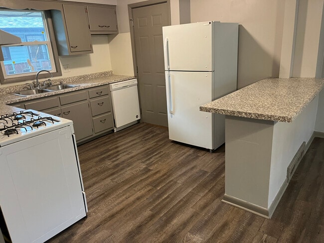 Building Photo - 1219 Berylan St