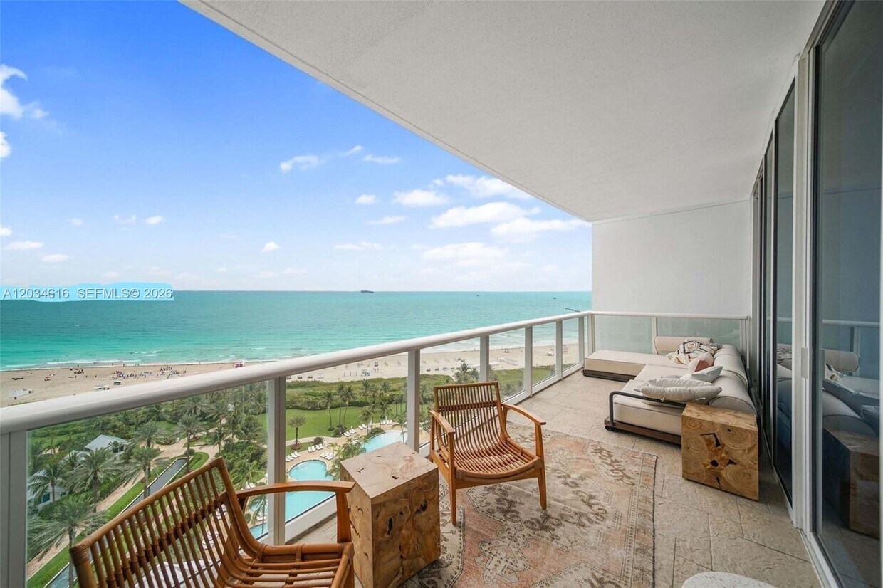 Foto del edificio - 100 South Pointe Dr
