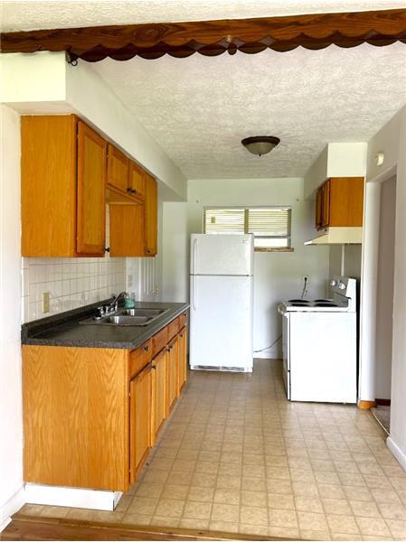 Building Photo - 203 Bantam Ridge Rd