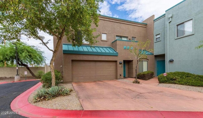 Building Photo - 2027 E University Dr