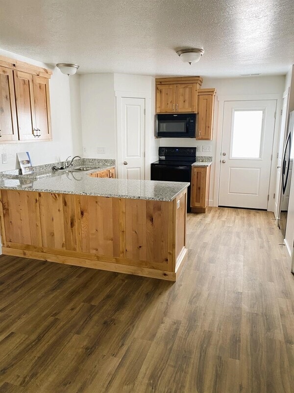 Building Photo - 2460 W 450 N