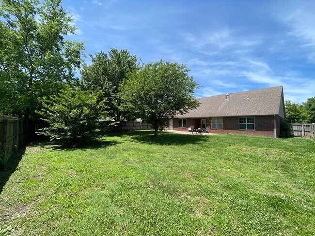 Building Photo - 1303 Hunter Rdg