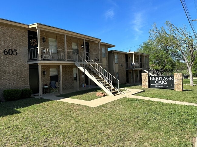 Building Photo - Heritage Oaks