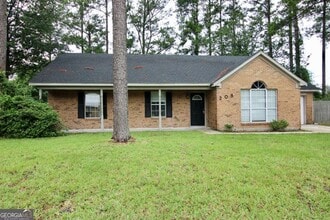 Building Photo - 208 Woodbridge Rd