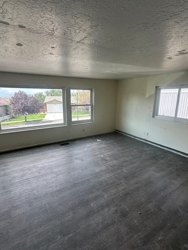 Building Photo - 9919 Lannae Dr