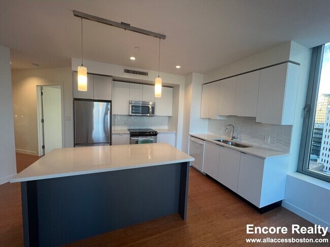 Building Photo - 120 Kingston St