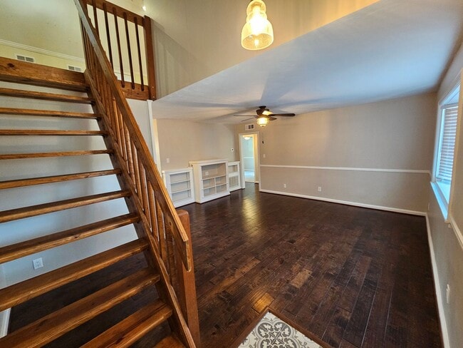 Building Photo - MEADOWBROOK