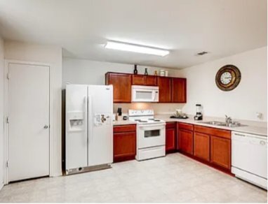 Building Photo - 2205 Sims Dr