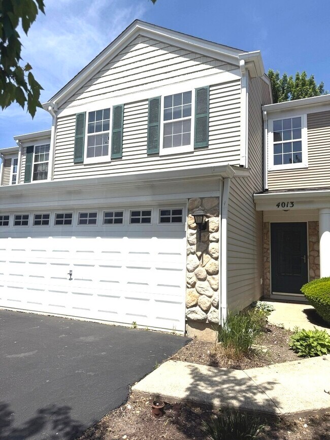 Foto del edificio - 4013 Oak Tree Ln