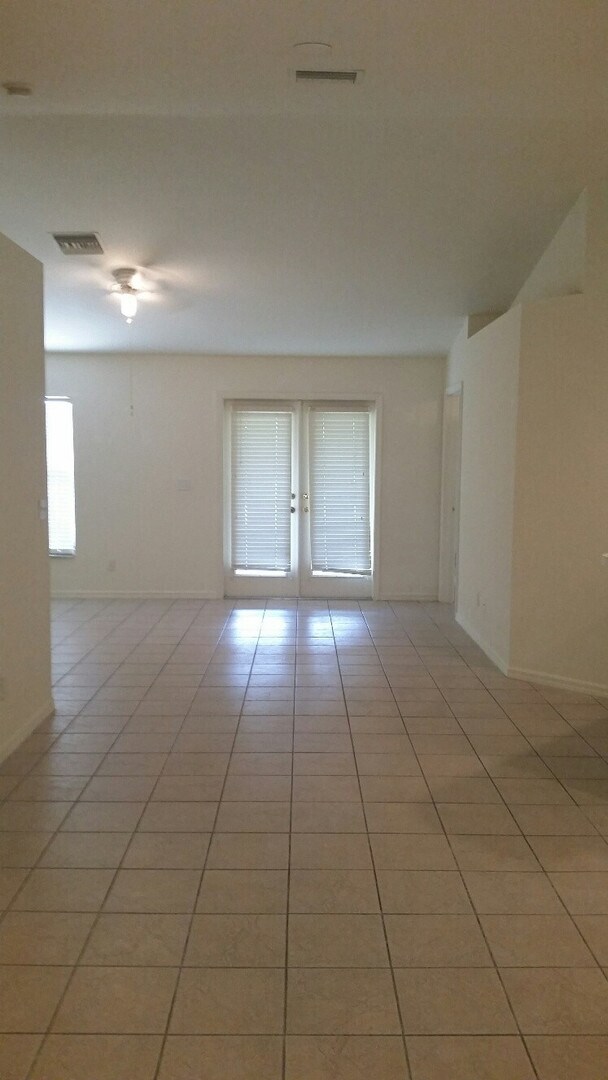Foto del edificio - Great Duplex in Cape Coral with Garage ava...