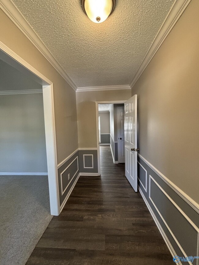 Building Photo - 2705 Willena Dr SE