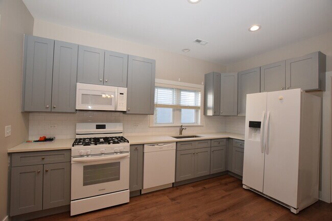 Foto del edificio - 412 Lincoln Ave