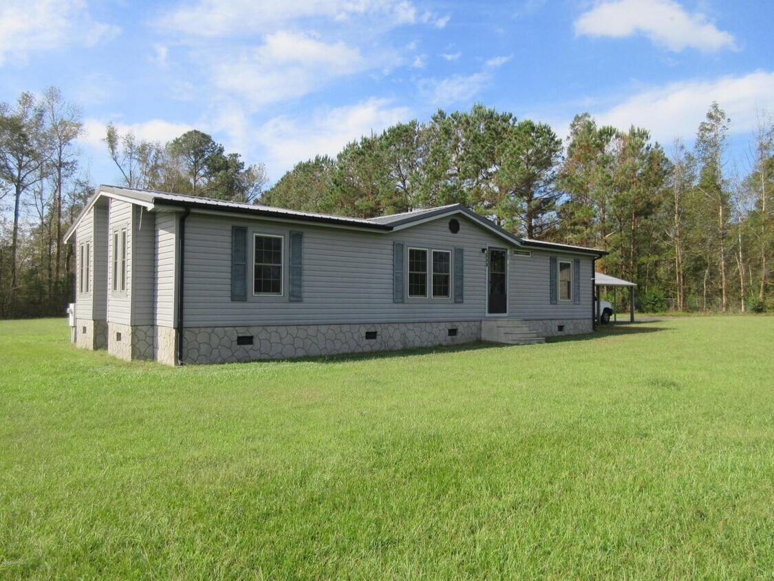Primary Photo - 1557 Catherine Lake Rd