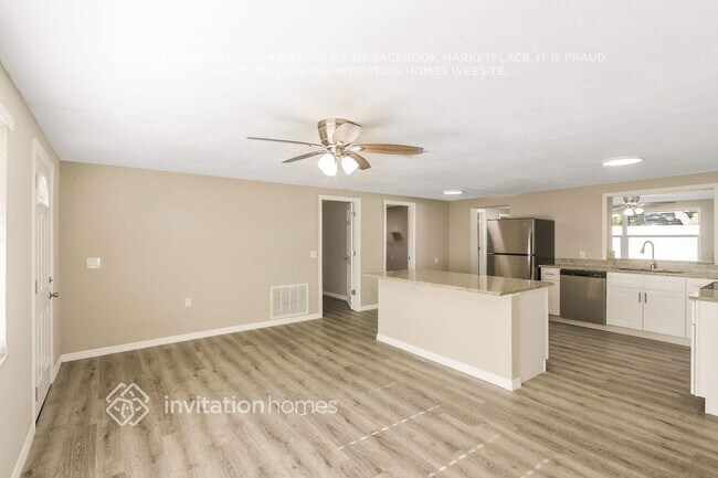 Building Photo - 10821 Manchester Rd