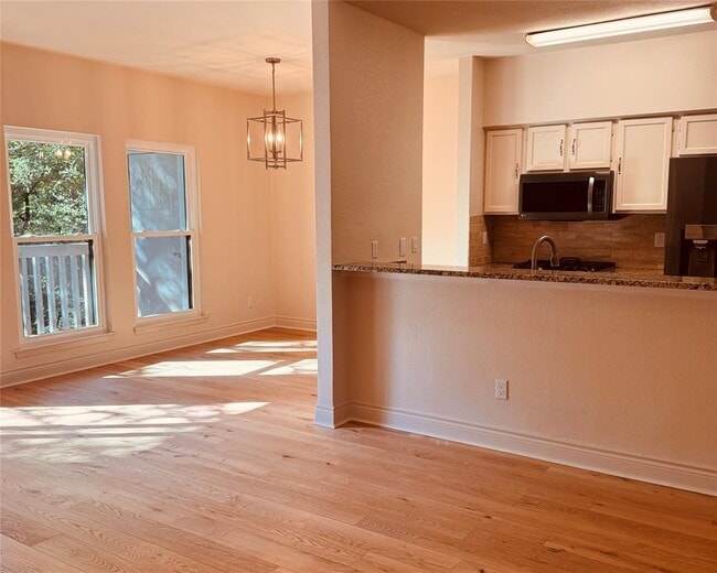 Building Photo - 3839 Dry Creek Dr