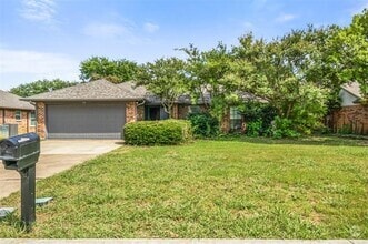 Building Photo - 1506 Stratford Dr