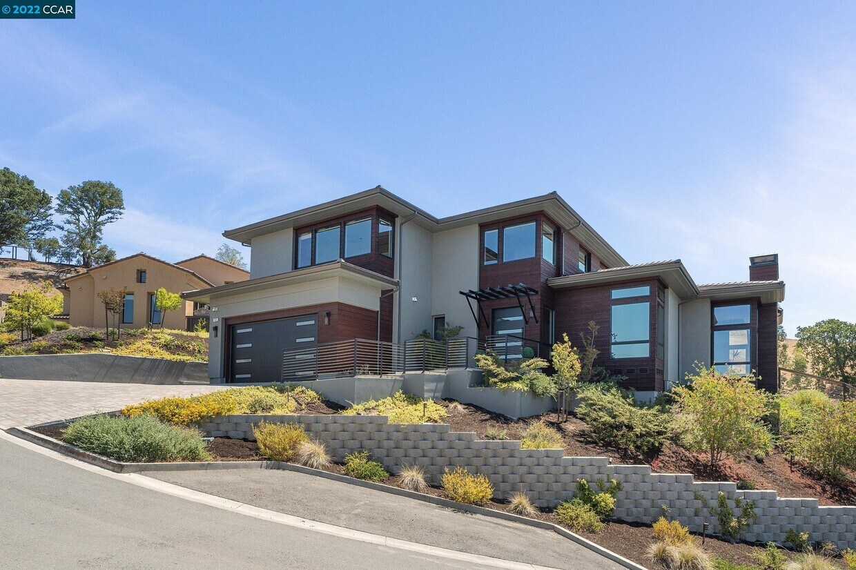Foto principal - 155 Arbor View Ln