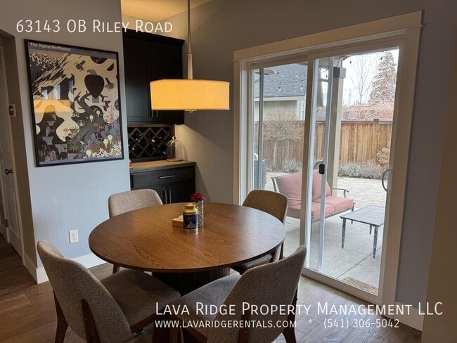 Foto del edificio - 63143 O. B. Riley Rd