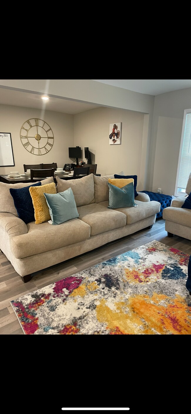 Foto del edificio - 755 Cascade Dr