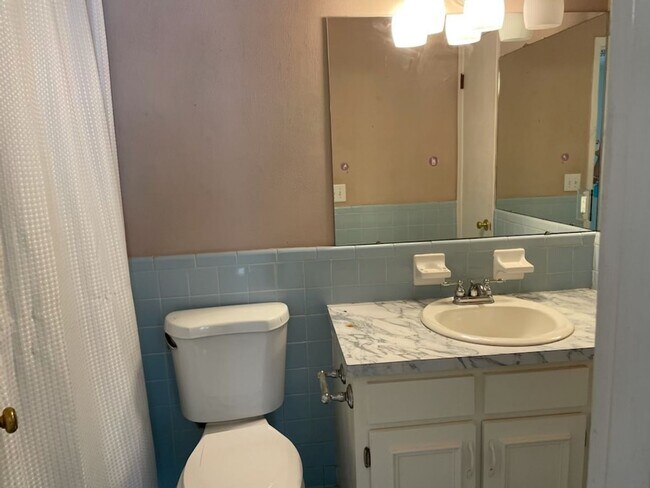 Building Photo - 1213 Denson Pl