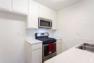 2BR, 2BA-900 SF - Windward Isle
