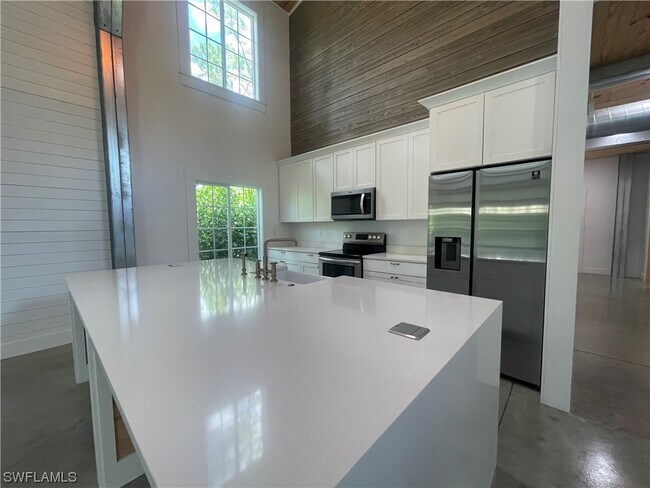 Foto del edificio - 3288 16th Ave NE