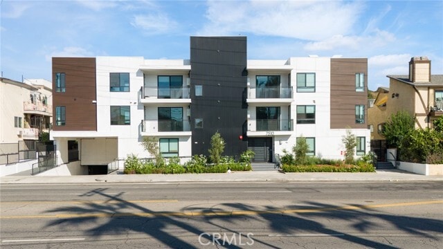 Building Photo - 7510 Sepulveda Blvd