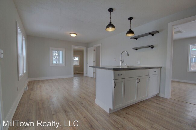 Building Photo - 2 br, 1 bath House - 709 28th 1/2 St