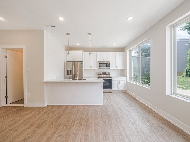 Foto del edificio - 2155 N Darien St
