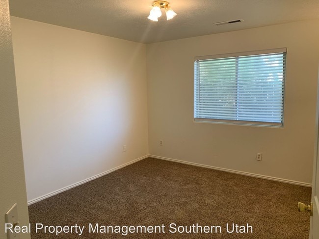 Building Photo - 2664 E 610 N