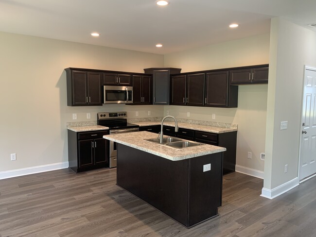 Kitchen - 331 S Stingray Ln