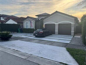 Building Photo - 1150 NW 135th Ct