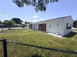 Building Photo - 43 Williams 3