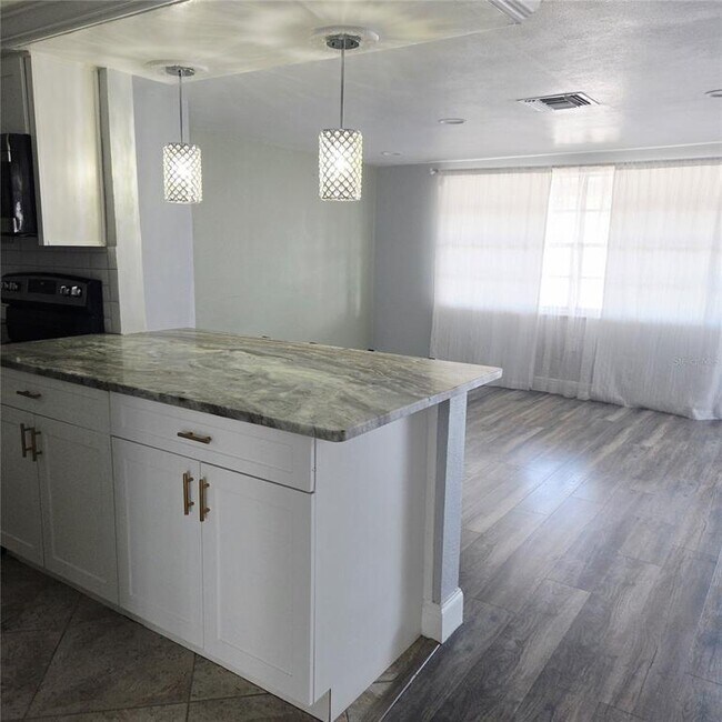 Building Photo - 5232 Sparrow Dr