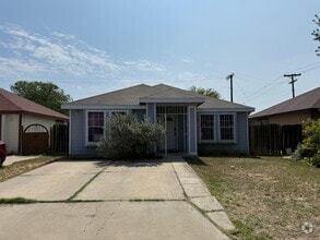 Building Photo - 1503 Eisenhower Dr
